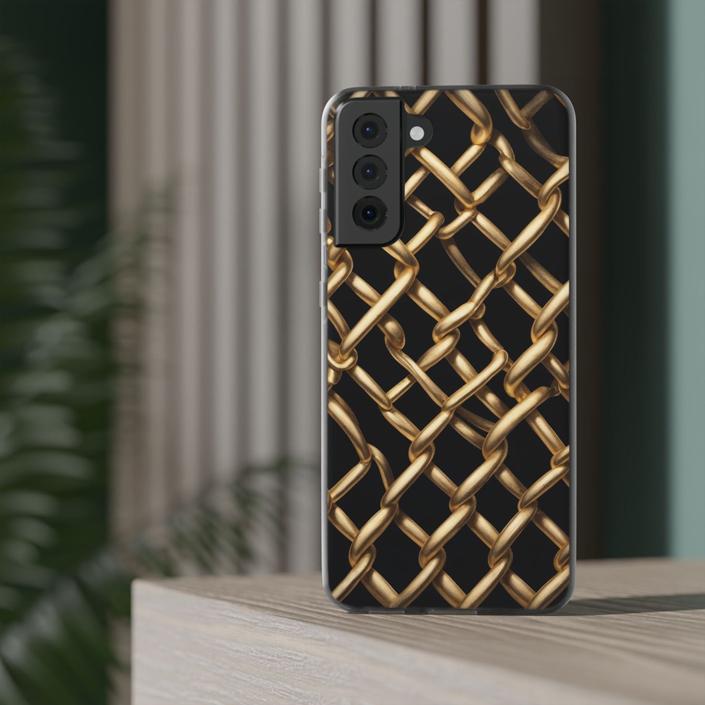Gold Chain Link Pattern Phone Case - Matte Black Luxury Design